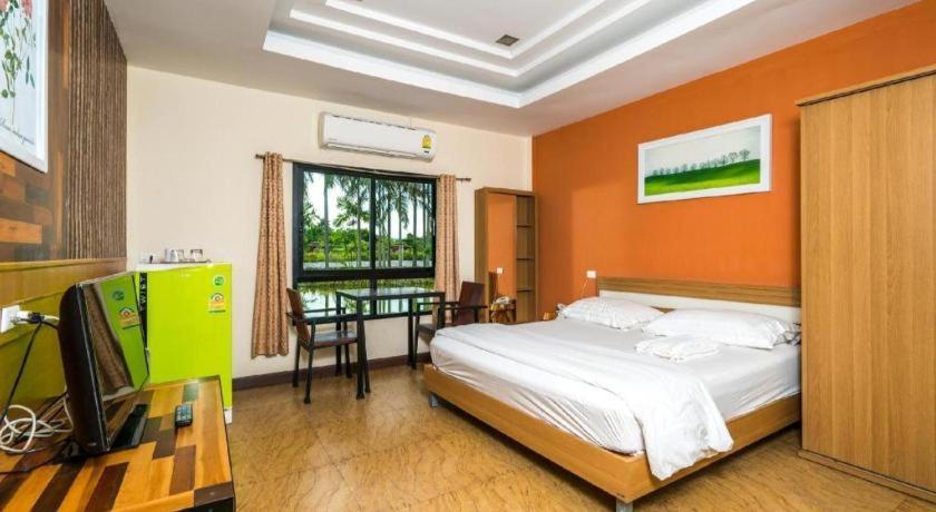 Prew Lom Chom Nam Resort Ban Phan Sadet Nok Exterior foto