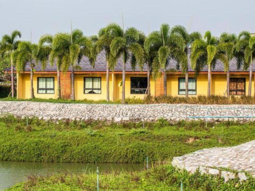 Prew Lom Chom Nam Resort Ban Phan Sadet Nok Exterior foto
