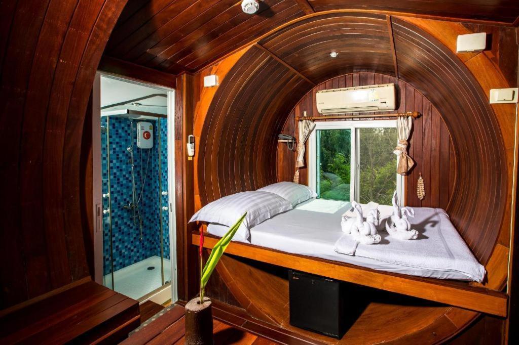 Prew Lom Chom Nam Resort Ban Phan Sadet Nok Exterior foto