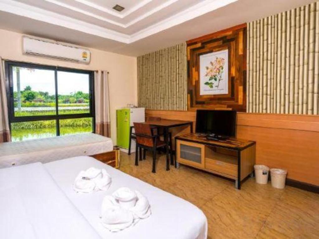 Prew Lom Chom Nam Resort Ban Phan Sadet Nok Exterior foto