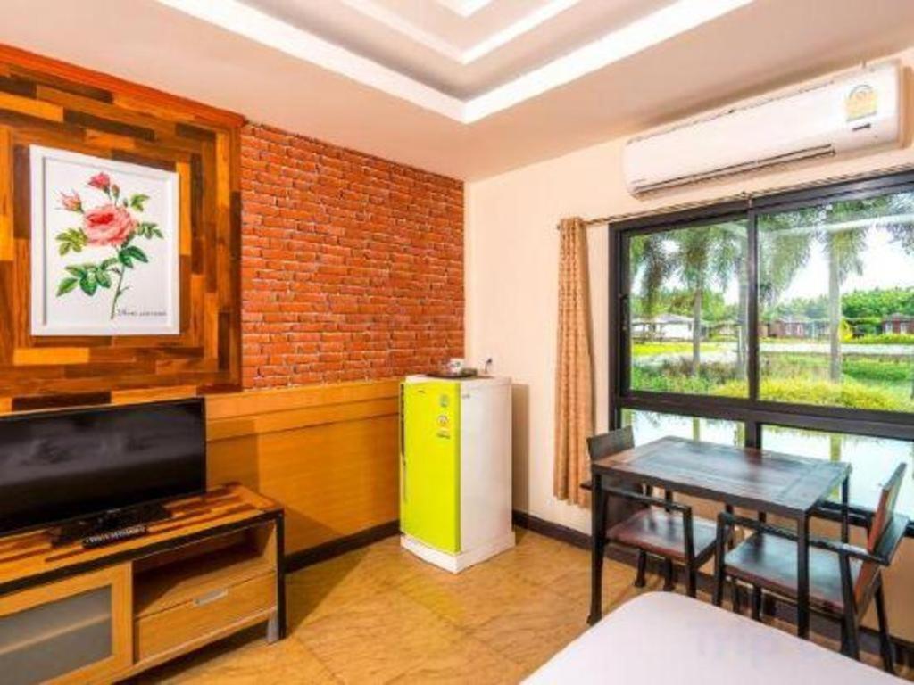Prew Lom Chom Nam Resort Ban Phan Sadet Nok Exterior foto