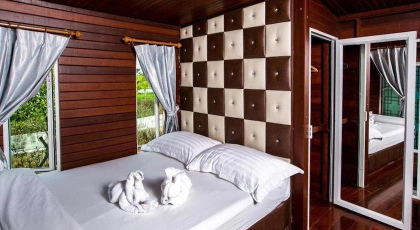 Prew Lom Chom Nam Resort Ban Phan Sadet Nok Exterior foto